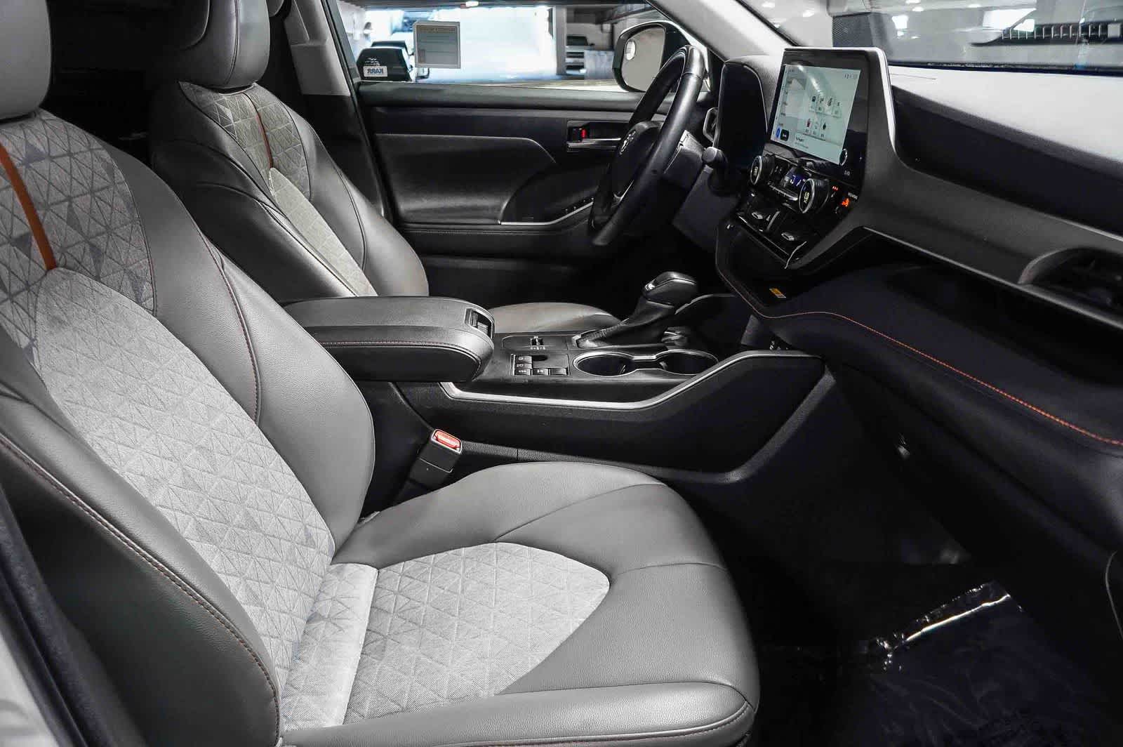 Toyota Highlander Hybrid Edición Bronce 2023