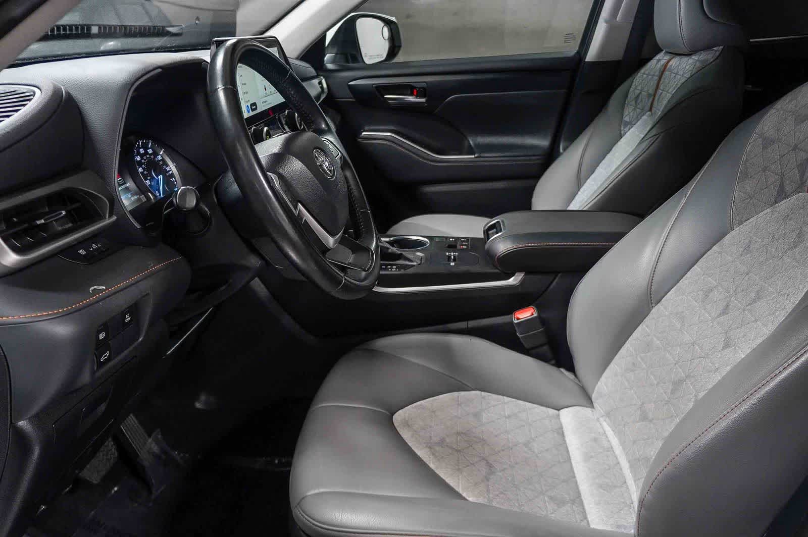 Toyota Highlander Hybrid Edición Bronce 2023