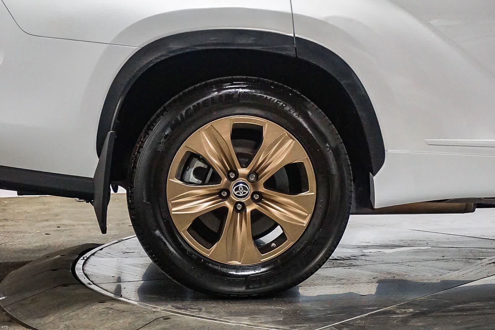 Toyota Highlander Hybrid Edición Bronce 2023