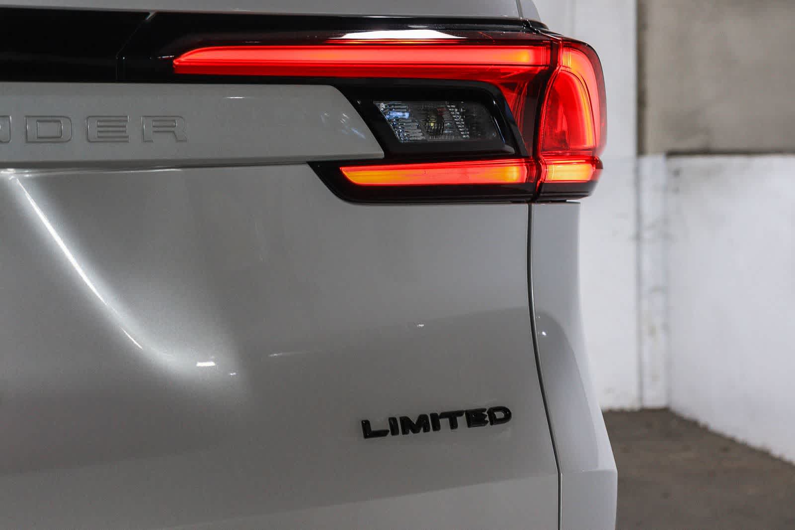 Toyota Grand Highlander Hybrid Nightshade Edition 2025