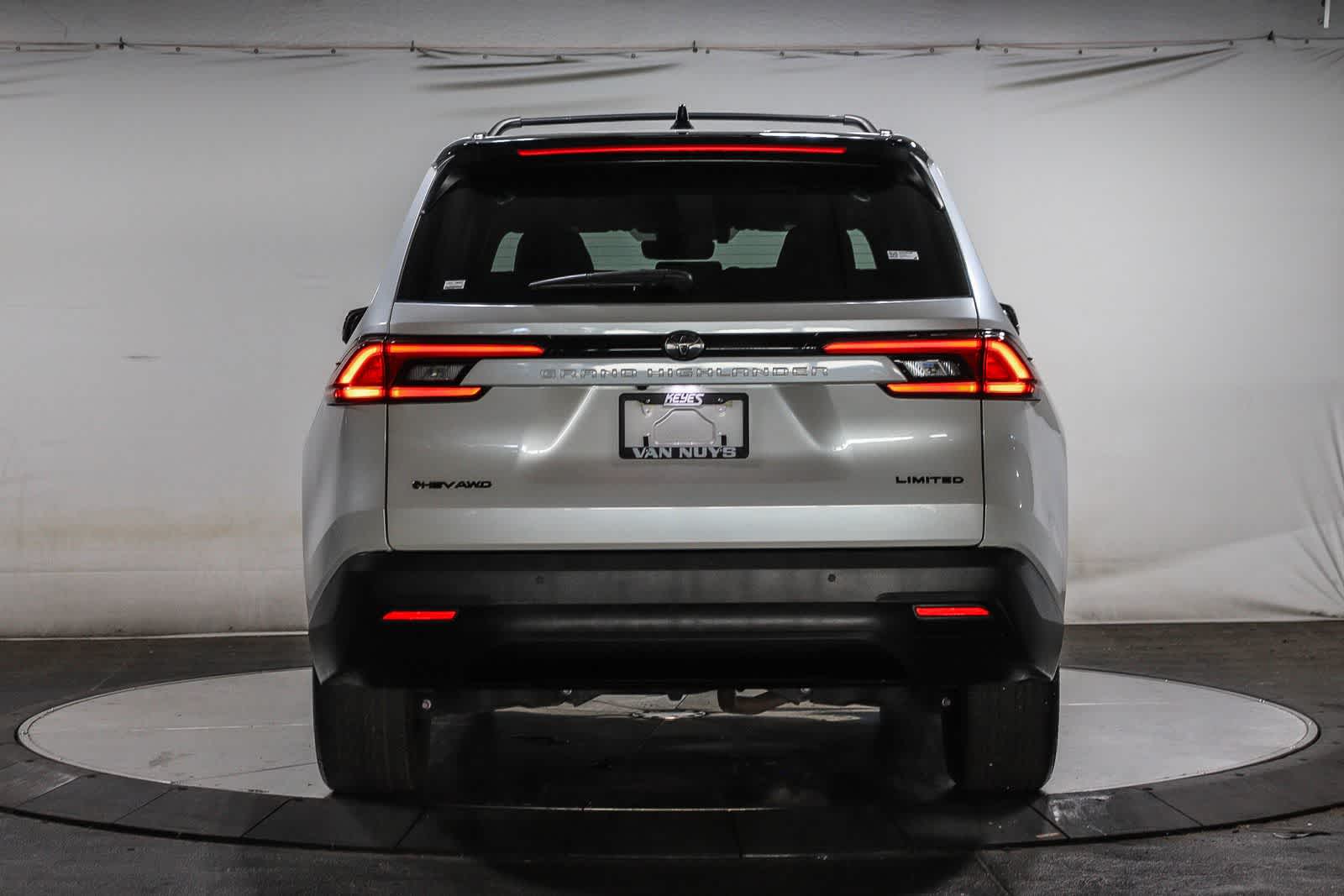 Toyota Grand Highlander Hybrid Nightshade Edition 2025