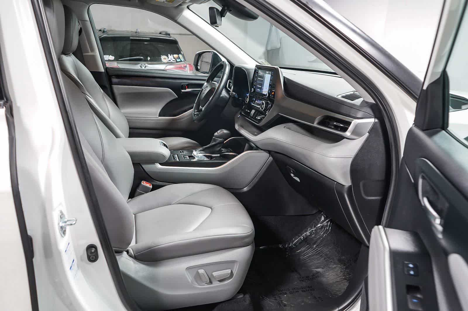 Toyota Highlander Hybrid XLE 2021