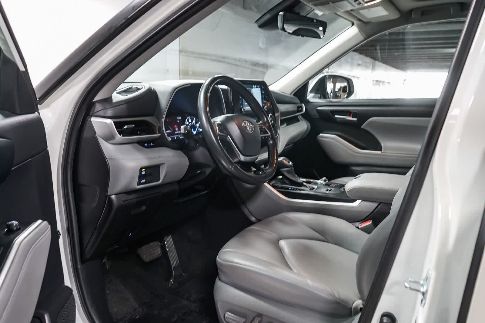 Toyota Highlander Hybrid XLE 2021