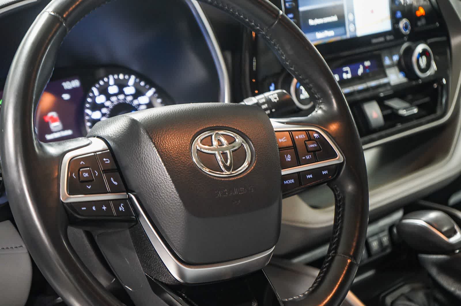 Toyota Highlander Hybrid XLE 2021