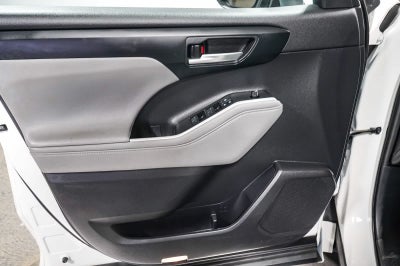 Toyota Highlander Hybrid XLE 2021