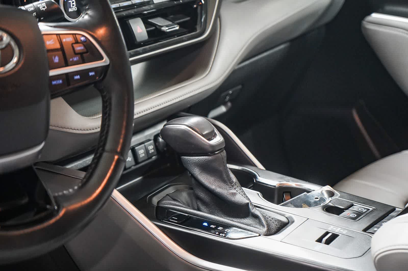 Toyota Highlander Hybrid XLE 2021