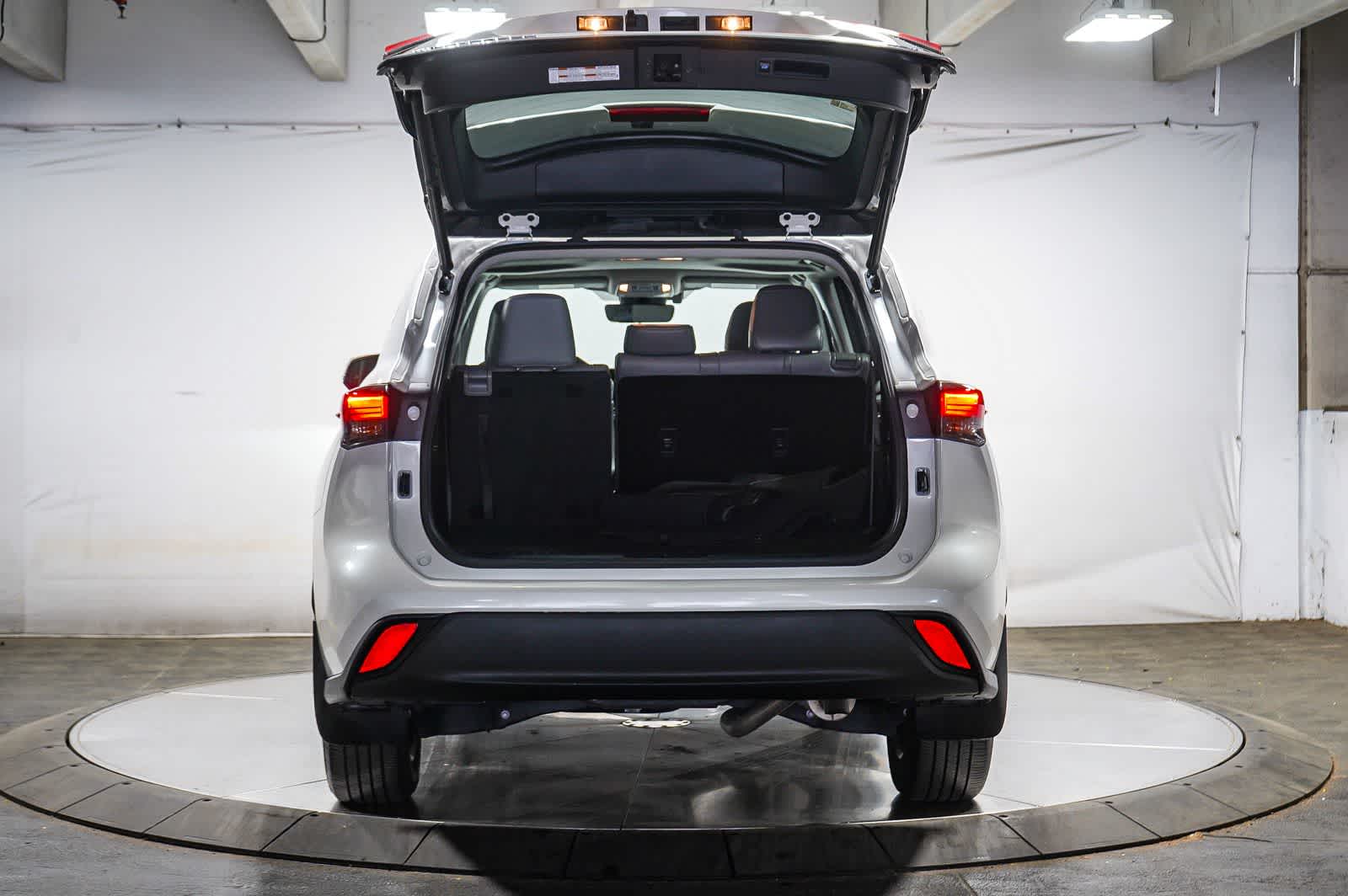 Toyota Highlander Hybrid XLE 2021