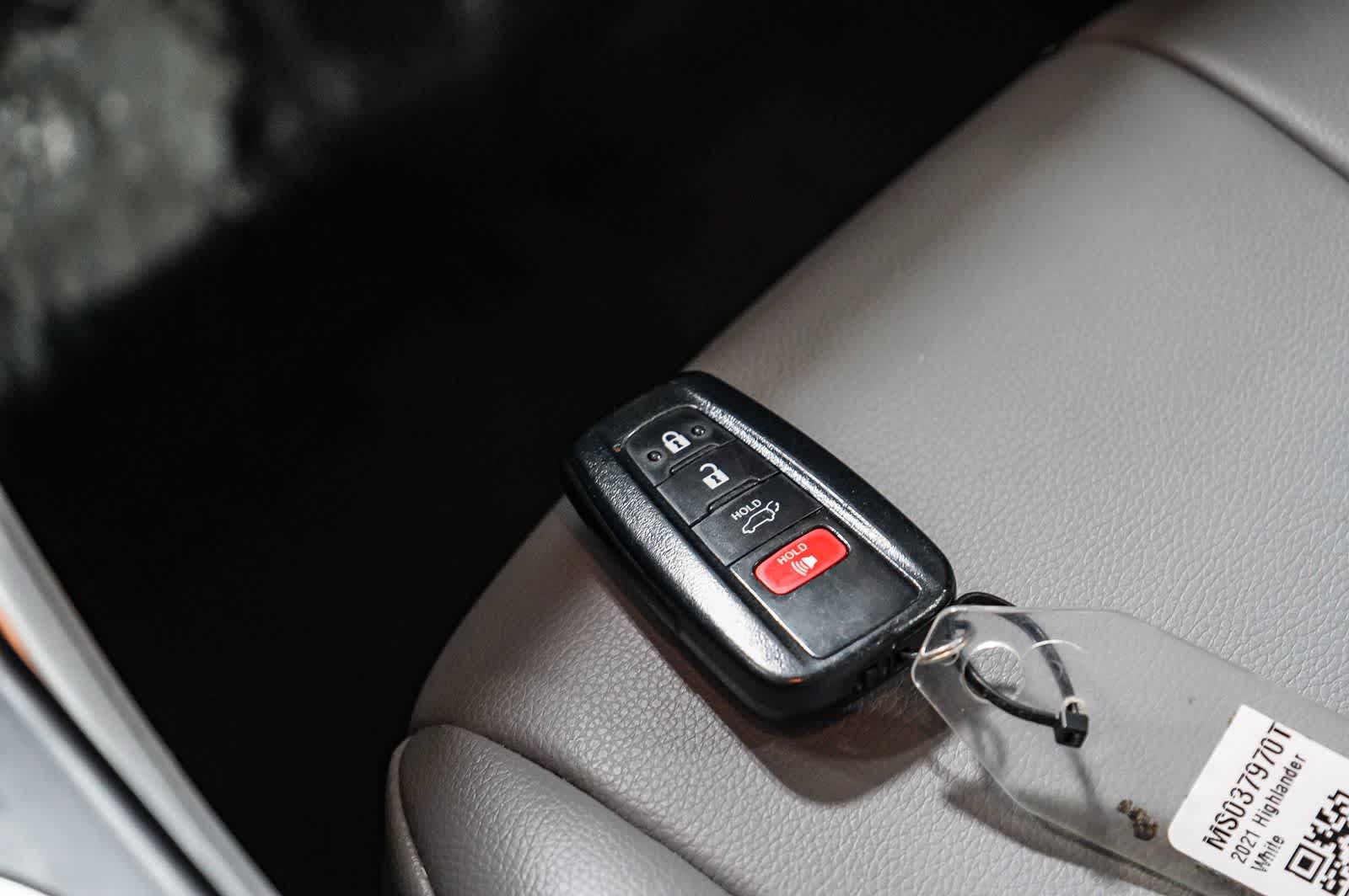 Toyota Highlander Hybrid XLE 2021