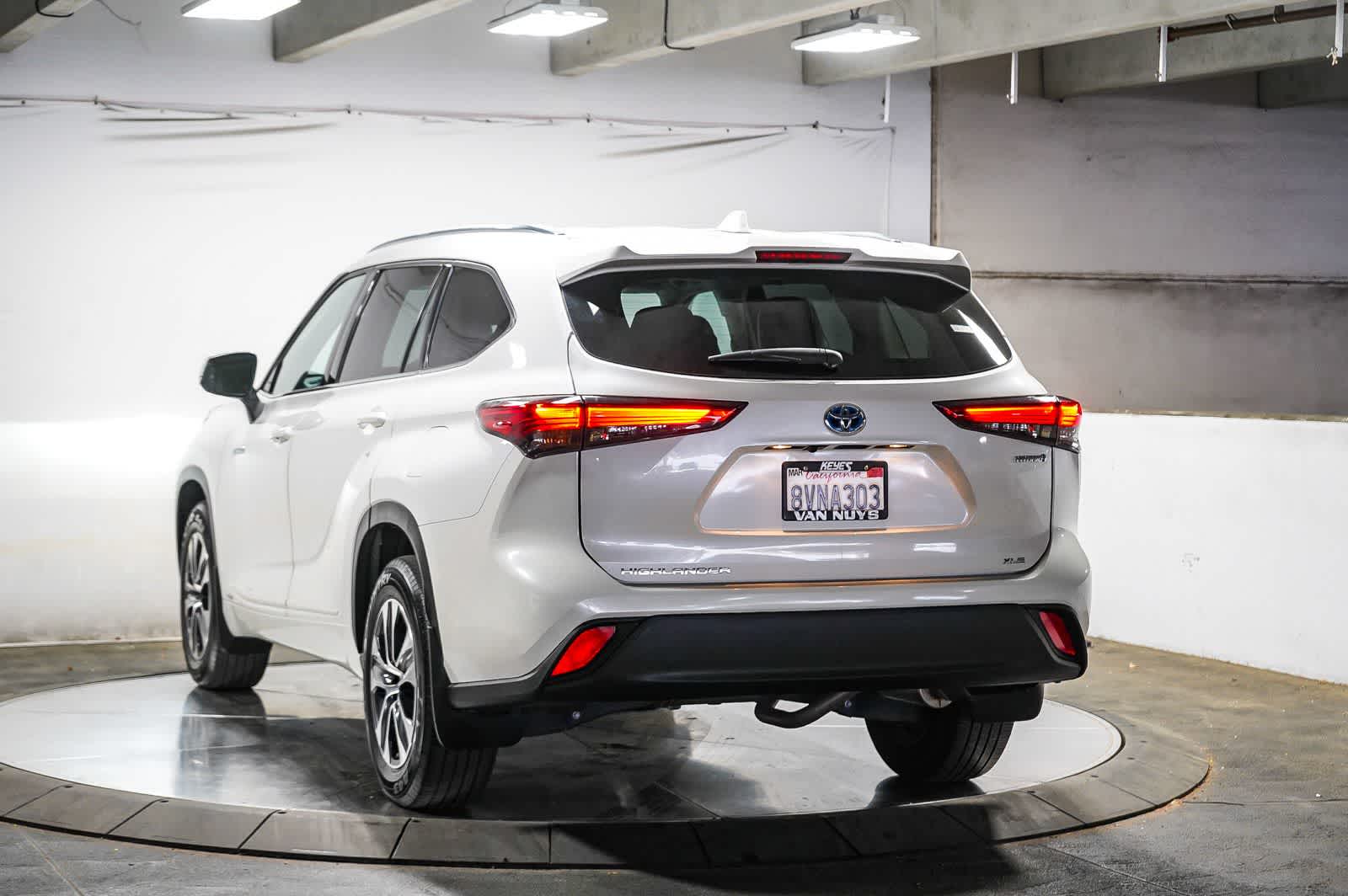 Toyota Highlander Hybrid XLE 2021