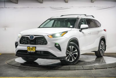 Toyota Highlander Hybrid XLE 2022