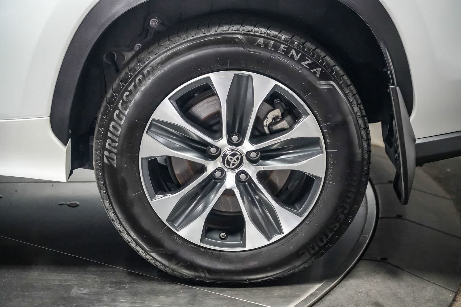 Toyota Highlander Hybrid XLE 2022
