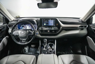 Toyota Highlander Hybrid XLE 2022