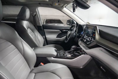 Toyota Highlander Hybrid XLE 2022