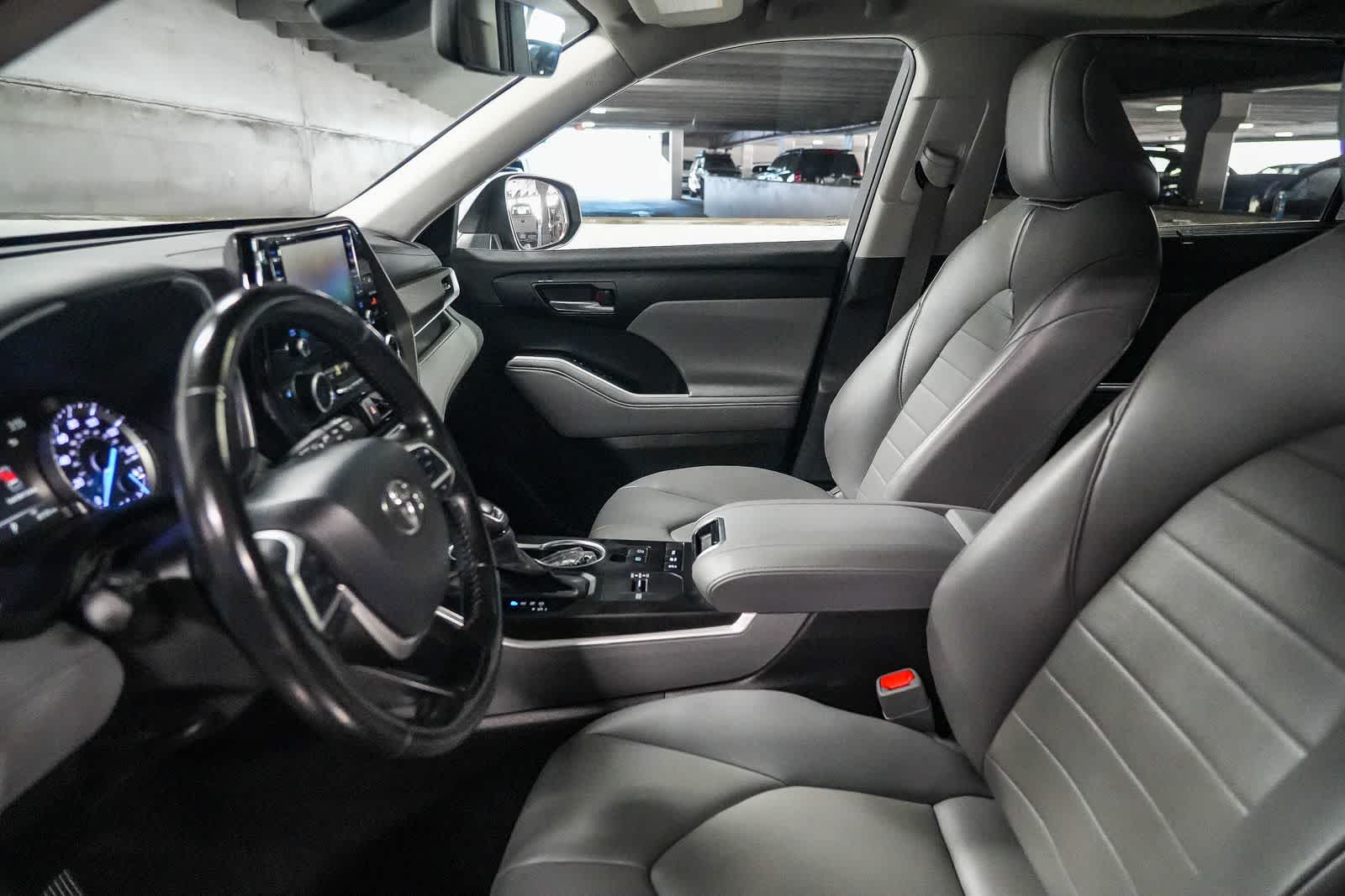 Toyota Highlander Hybrid XLE 2022