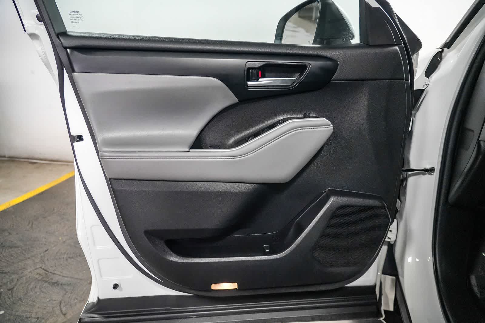 Toyota Highlander Hybrid XLE 2022