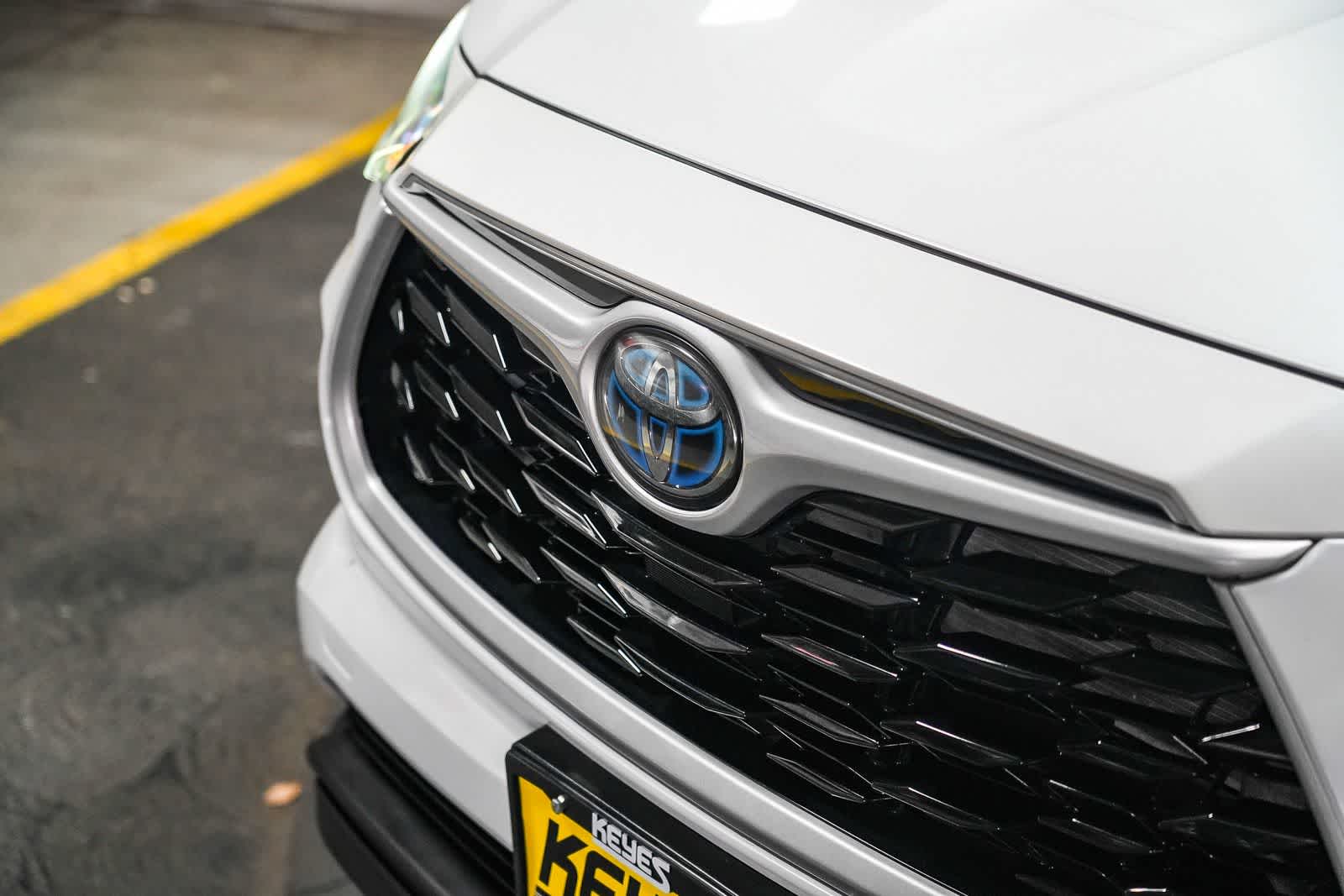 Toyota Highlander Hybrid XLE 2022