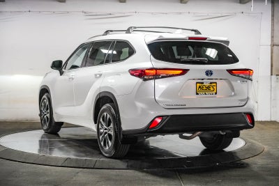 Toyota Highlander Hybrid XLE 2022