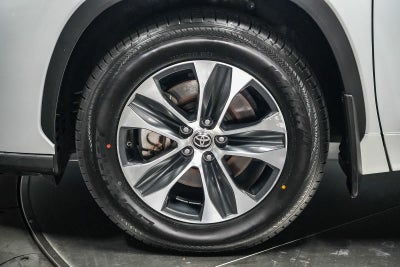 Toyota Highlander Hybrid XLE 2022