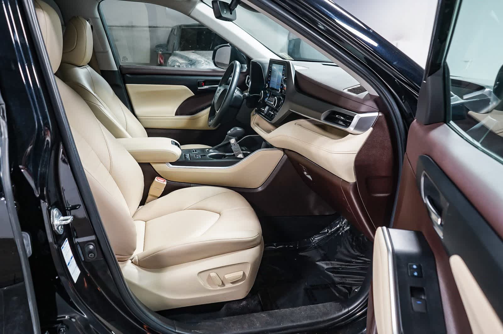 Toyota Highlander Hybrid XLE 2022