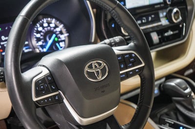 Toyota Highlander Hybrid XLE 2022