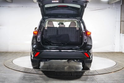 Toyota Highlander Hybrid XLE 2022