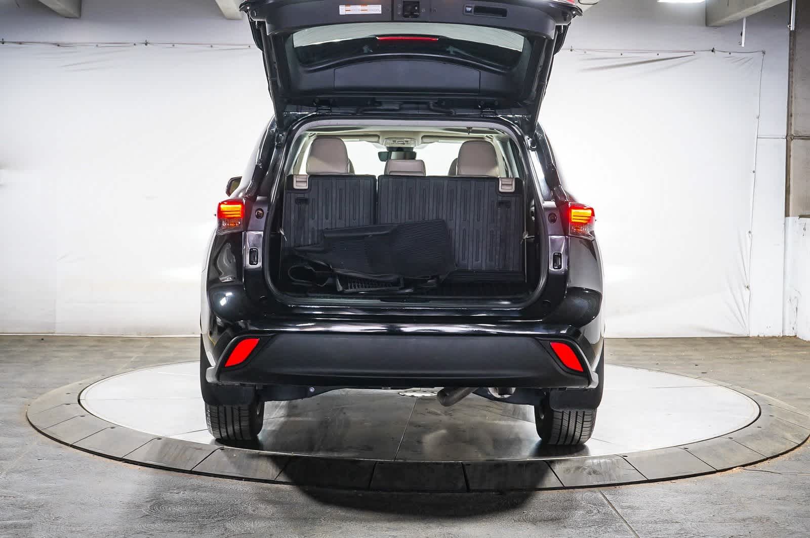 Toyota Highlander Hybrid XLE 2022