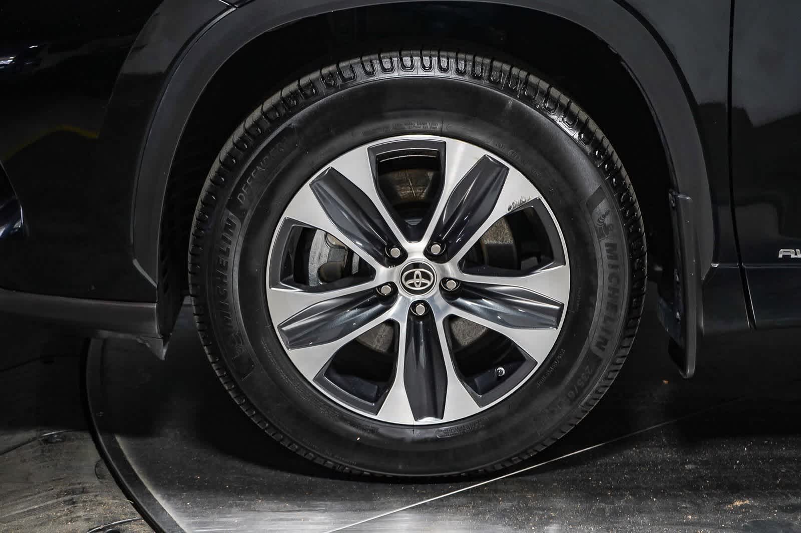 Toyota Highlander Hybrid XLE 2022