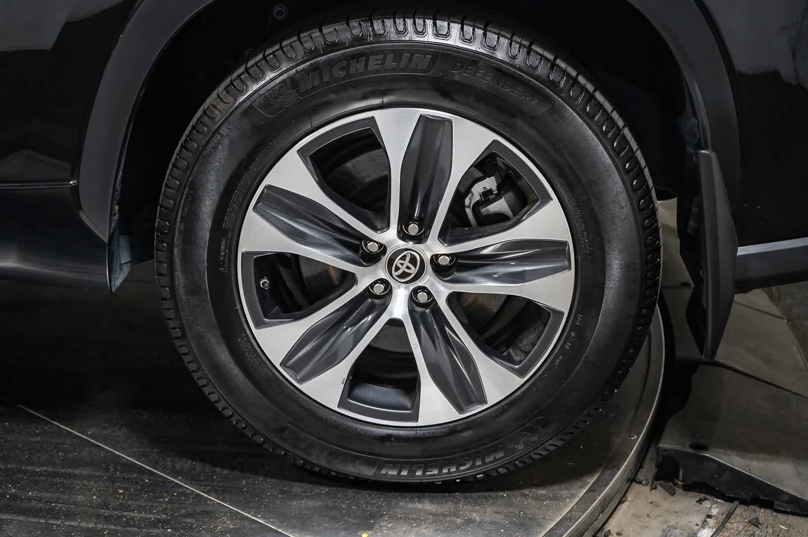 Toyota Highlander Hybrid XLE 2022