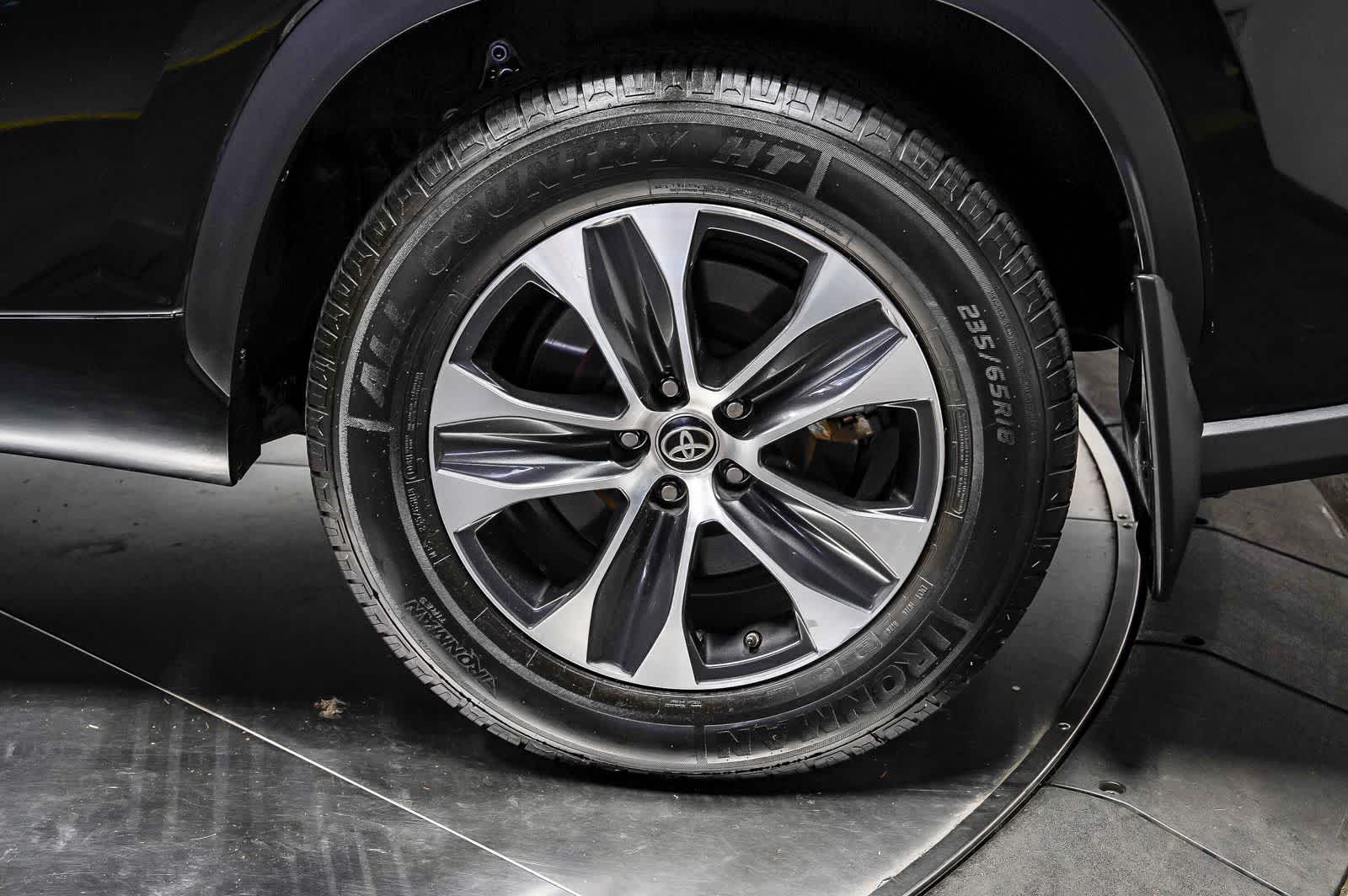Toyota Highlander XLE 2022