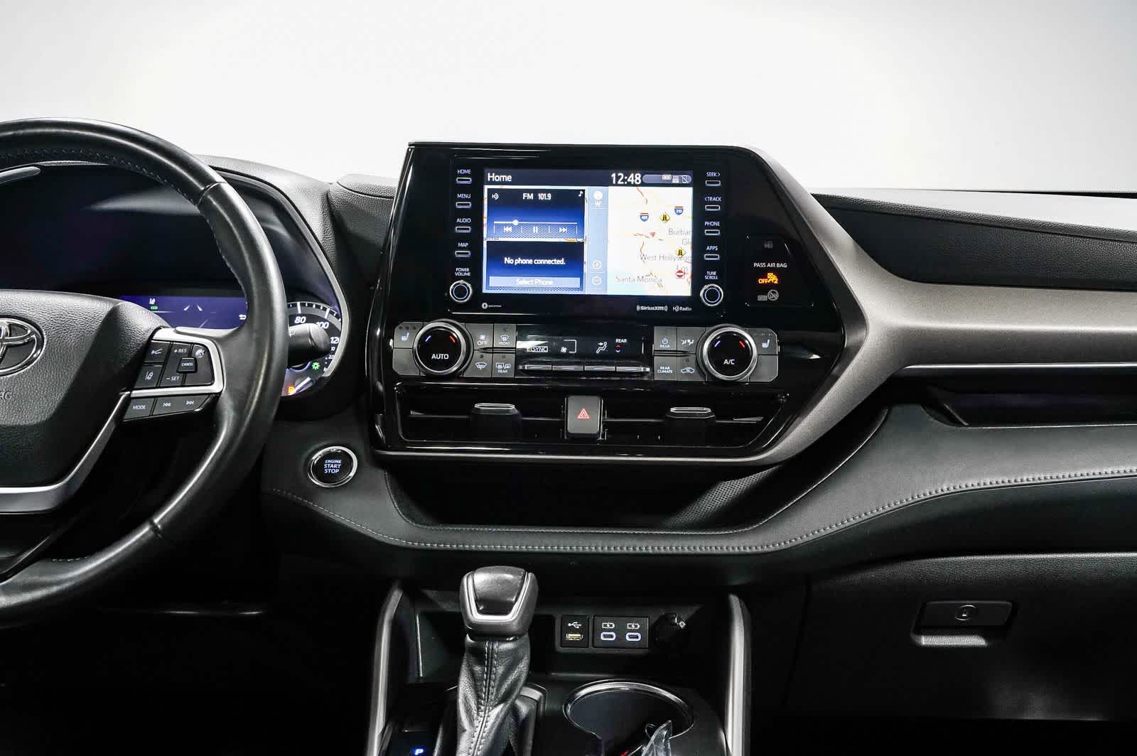Toyota Highlander XLE 2022