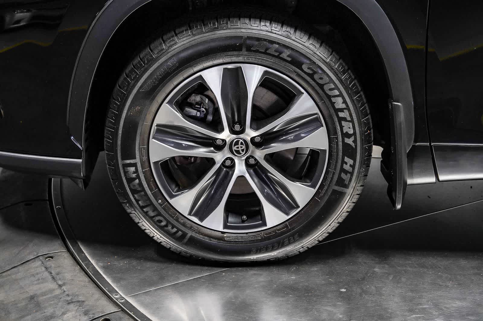 Toyota Highlander XLE 2022