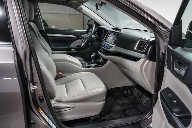 Toyota Highlander XLE 2015