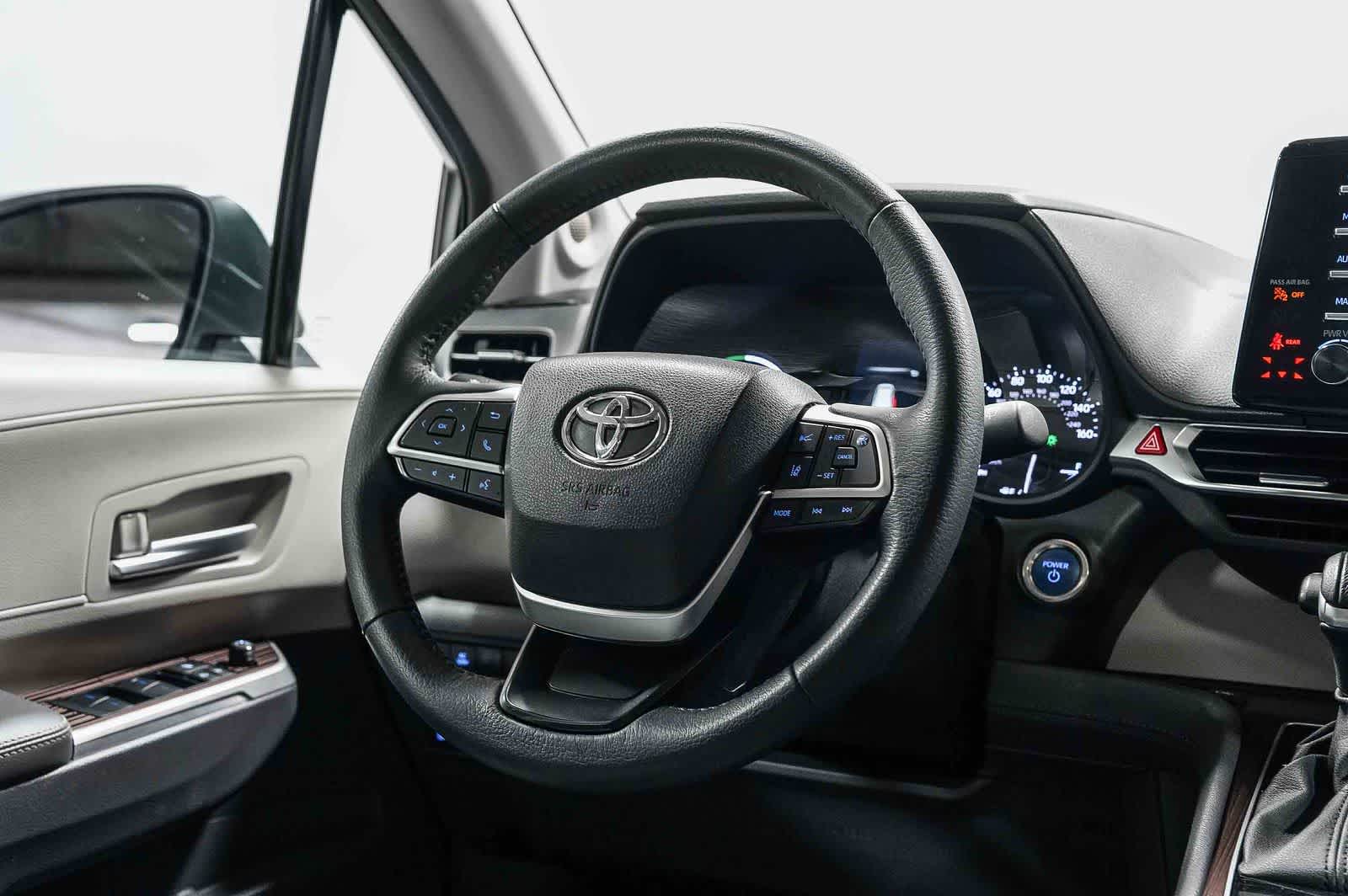 Toyota Sienna XLE 2023
