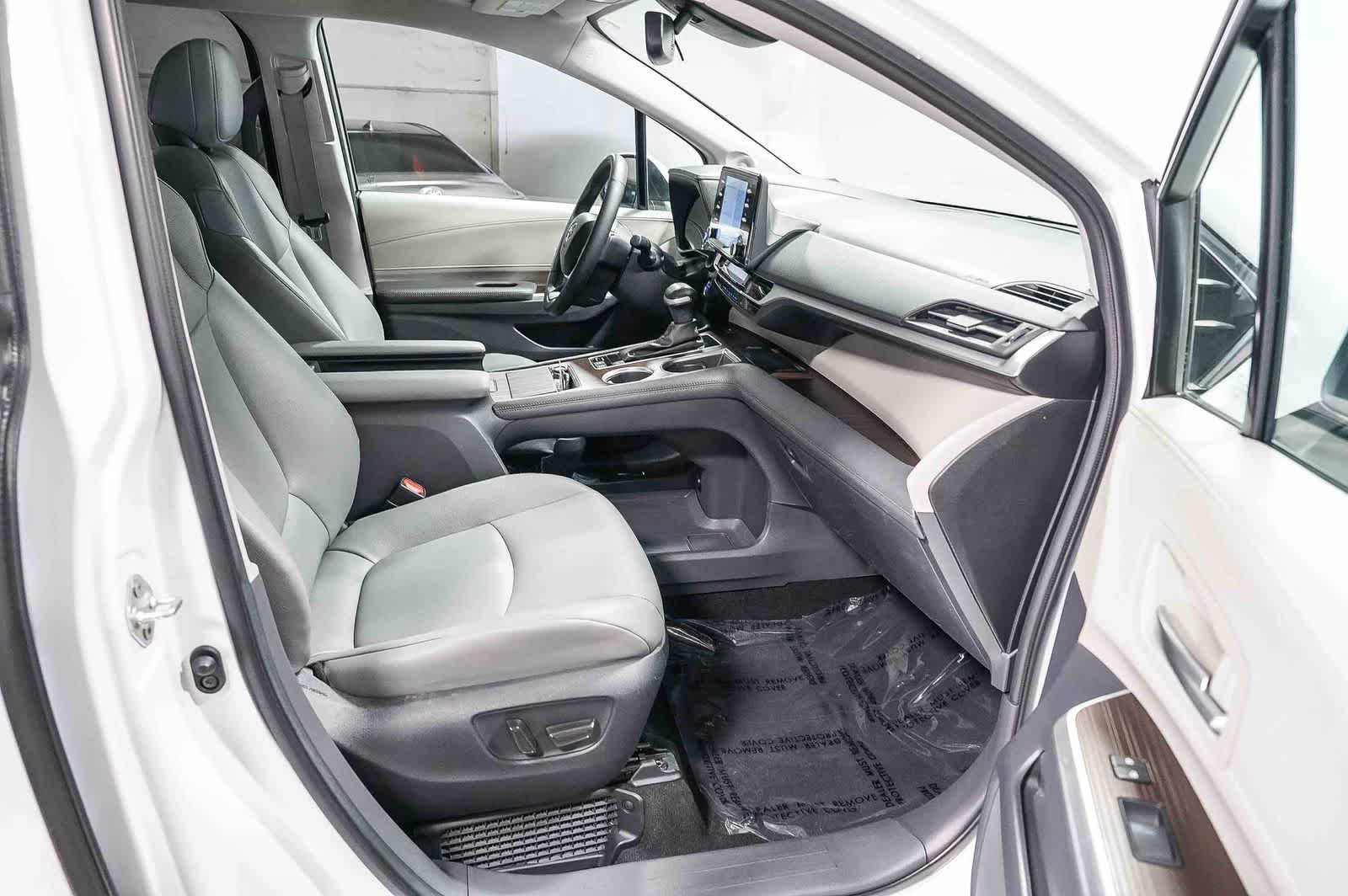 Toyota Sienna XLE 2023