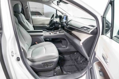 Toyota Sienna XLE 2023