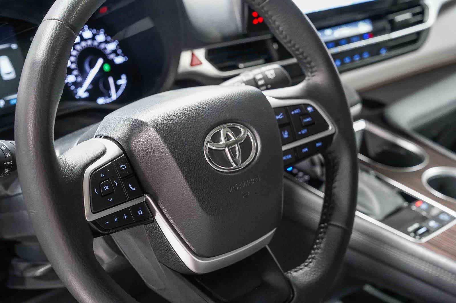 Toyota Sienna XLE 2023