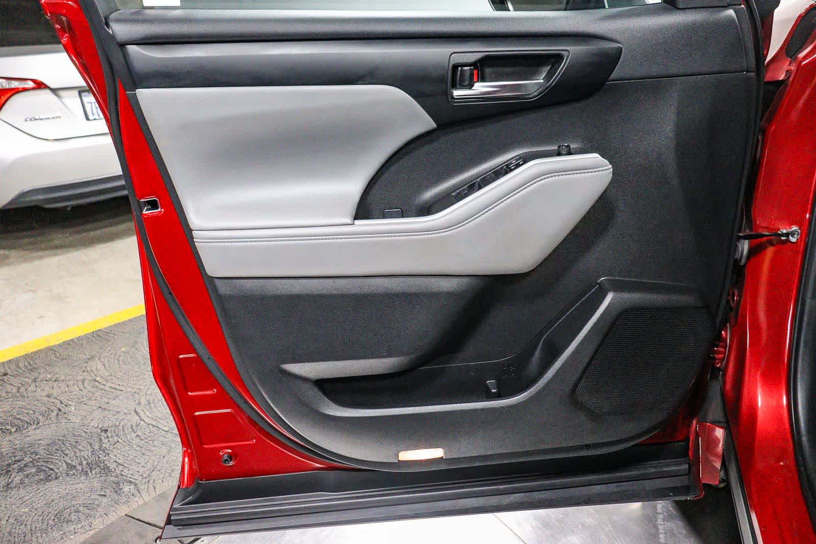 Toyota Highlander XLE 2023