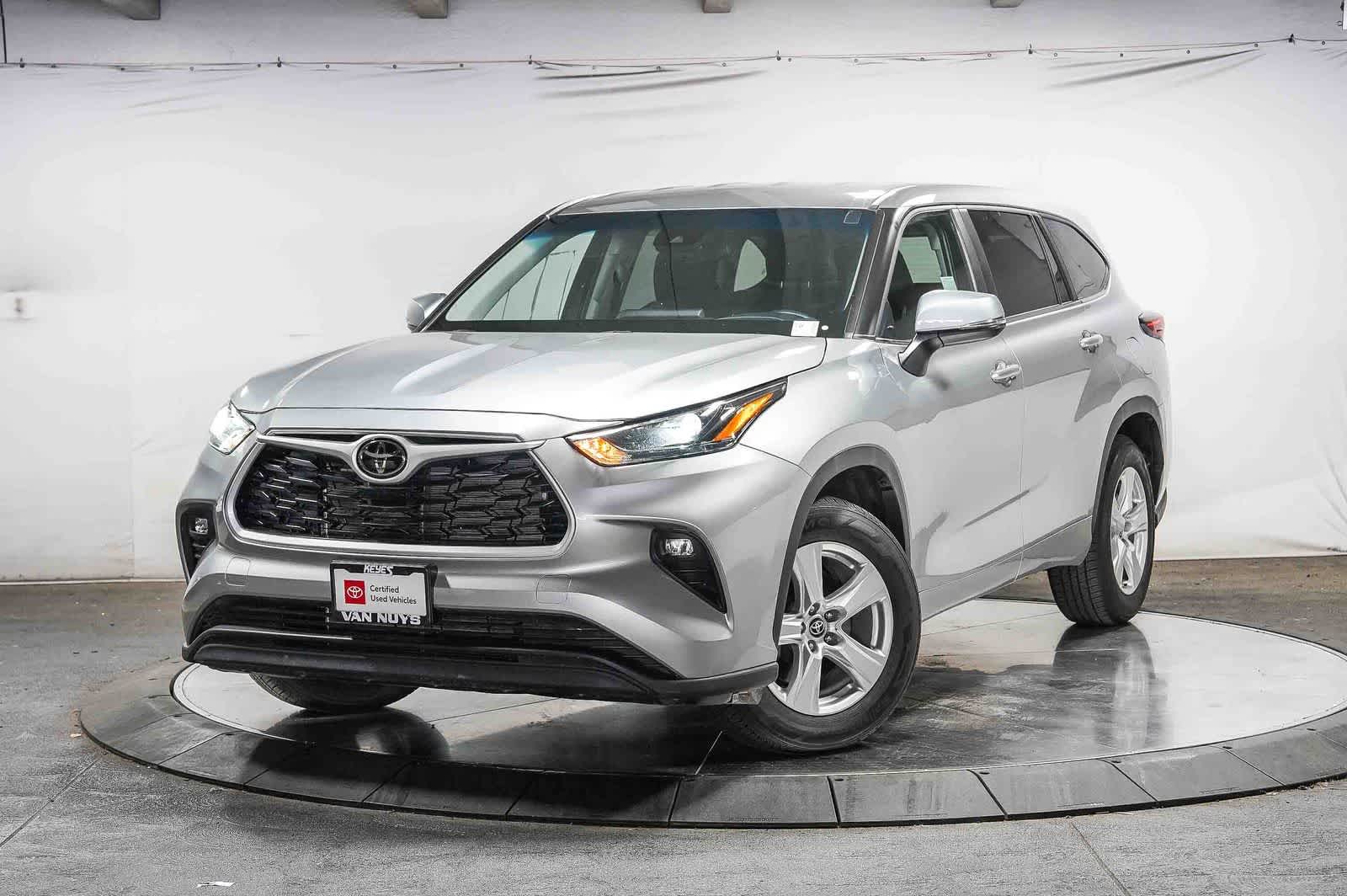 Toyota Highlander LE 2025