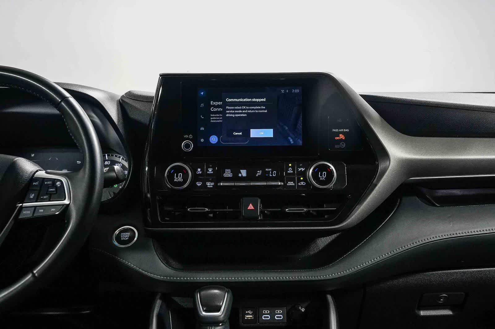 Toyota Highlander LE 2025