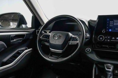 Toyota Highlander LE 2025