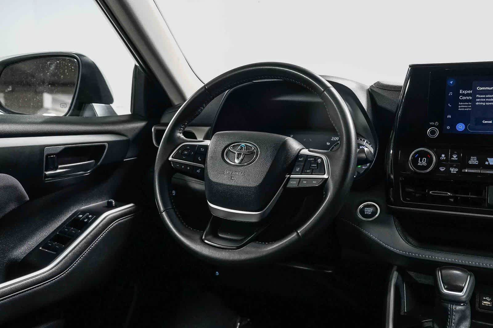 Toyota Highlander LE 2025