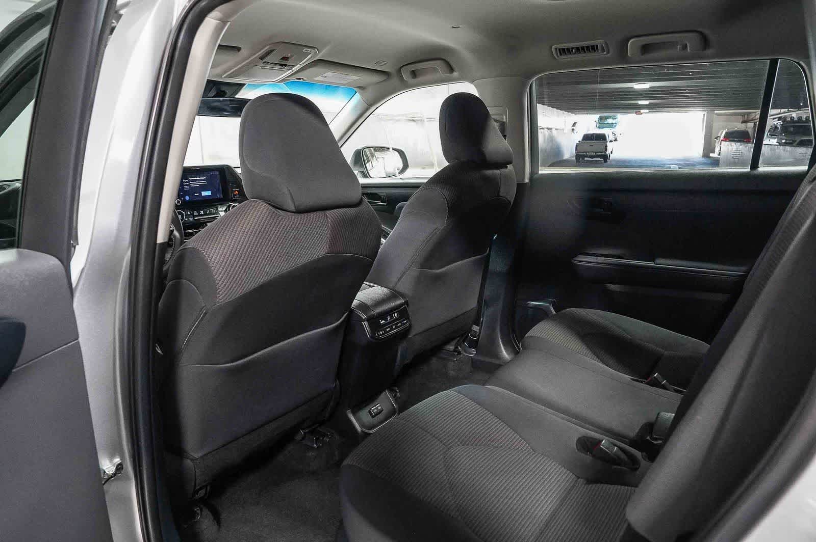 Toyota Highlander LE 2025