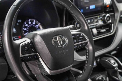 Toyota Highlander LE 2025