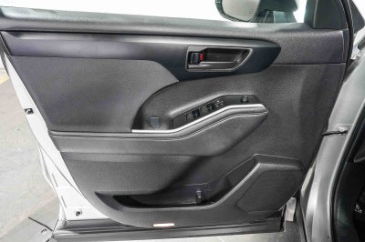 Toyota Highlander LE 2025