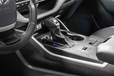 Toyota Highlander LE 2025