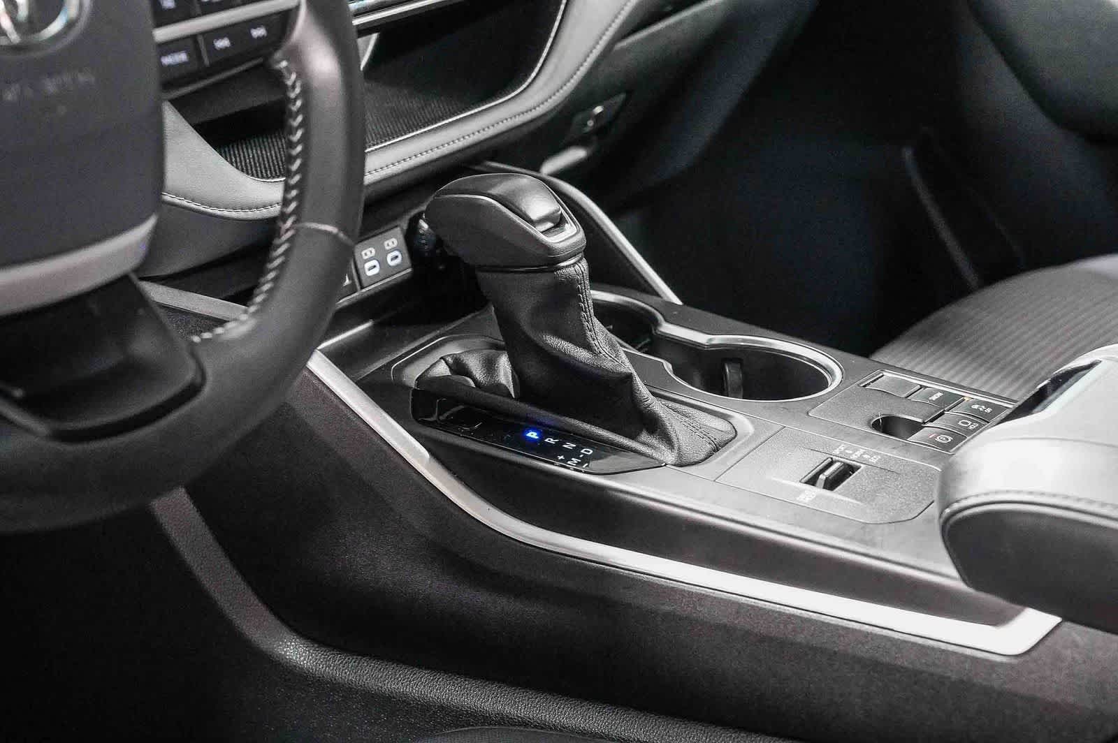 Toyota Highlander LE 2025