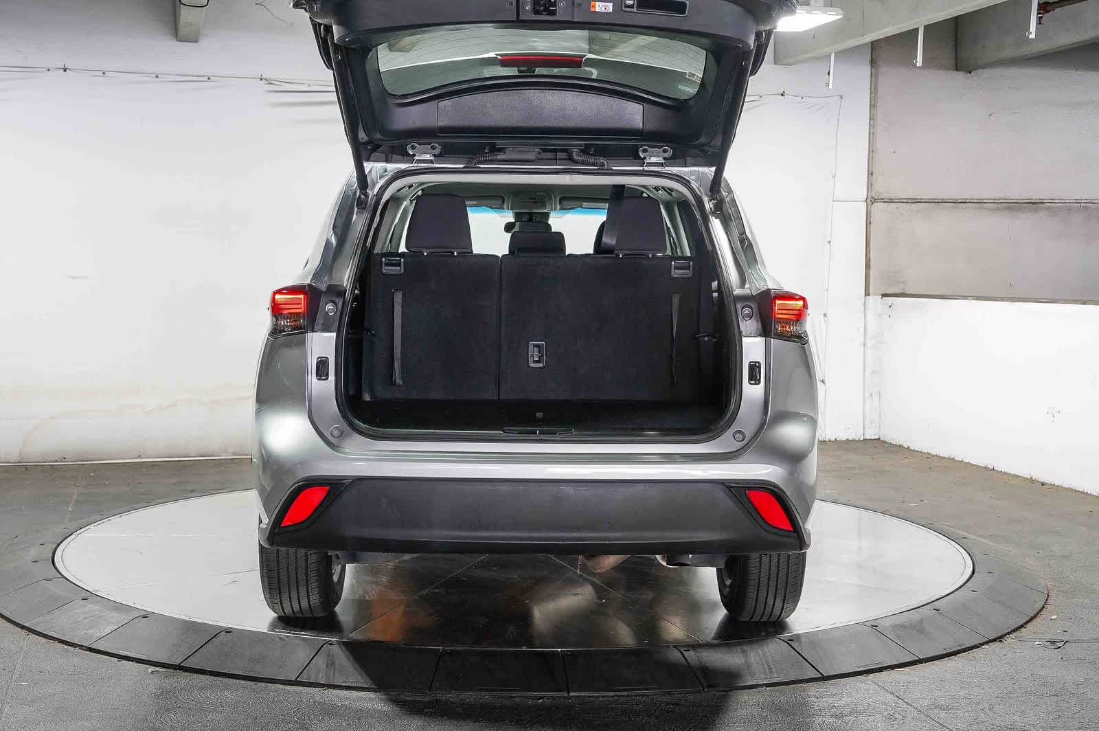 Toyota Highlander LE 2025