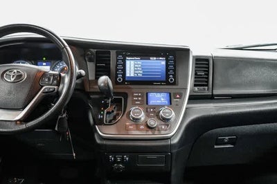Toyota Sienna SE 2020