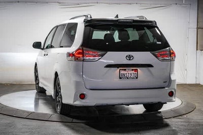 Toyota Sienna SE 2020