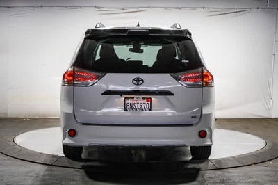 Toyota Sienna SE 2020